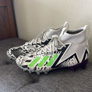 Adidas Freak Bounce 23 Men’s size 9 1/2 football cleats.